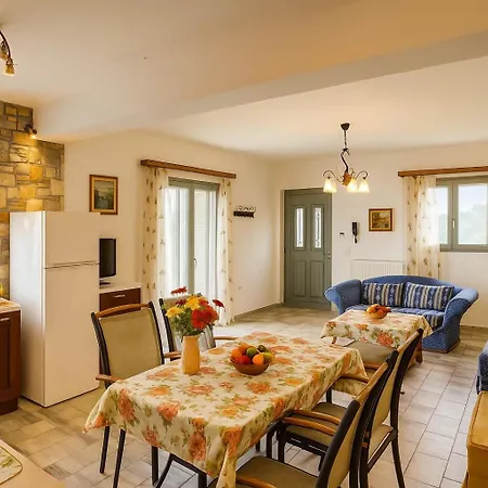 Villa Filistron Seaview Bliss - Coastal Secluded Gem Taktikoupoli